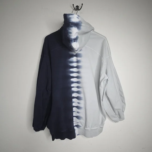 Lululemon Atletica Tie-Dye Hoodie in Blue and White Size SMALL WITH Stains - Picture 7 of 12